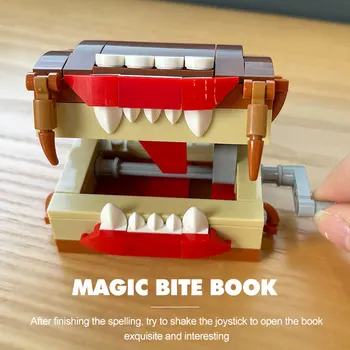 KM Burvju Pasaulē Accessorie Monster Grāmatu Bite Grāmatu Akadēmijas Ķieģeļi Filmu Attēls Puzzle Celtniecības Bloki Anime Izglītības Rotaļlietas, Dāvanu