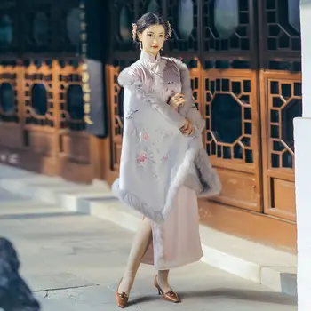 Ir 2021. Jaunu Elegantu Ziedu Izšuvumu Hanfu Apmetnis Sieviešu Apģērbu Retro Nodiluši Vidēja garuma Mētelis, Apmetnis Ķīniešu Tradicionālajā Tērpā